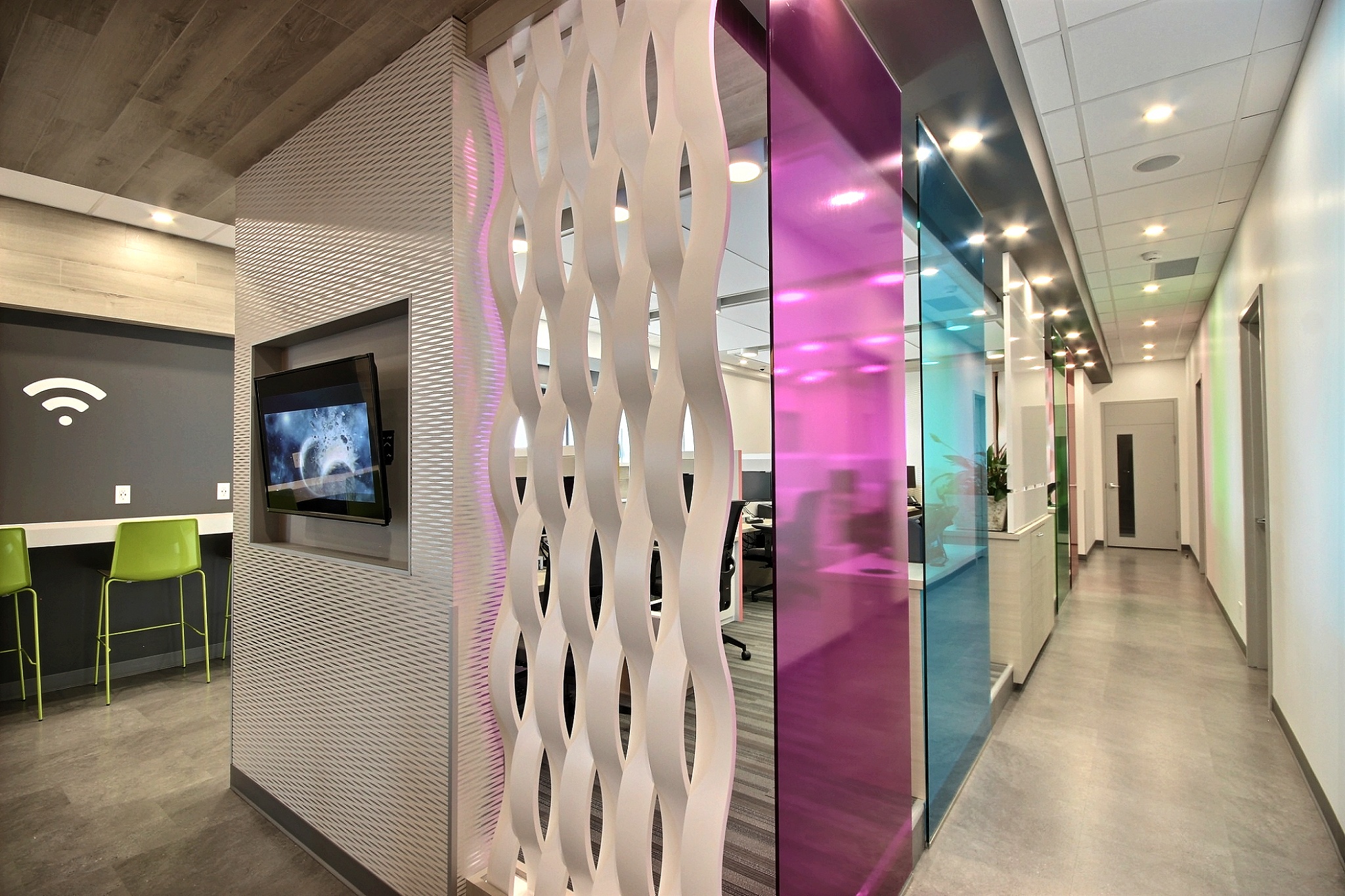 Design intérieur commercial coloré